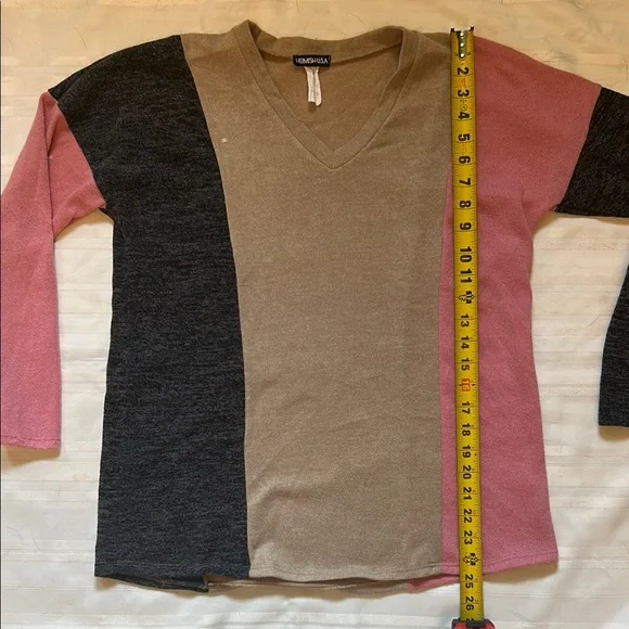 🛑UNAVAILABLE 🛑 Colorblock V-Neck Sweater - Picture 5 of 7
